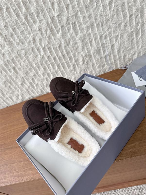 2025126112128255 310